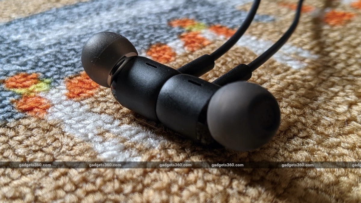 redmi sonicbass wireless earphones review magnet Redmi  Redmi SonicBass Wireless Earphones