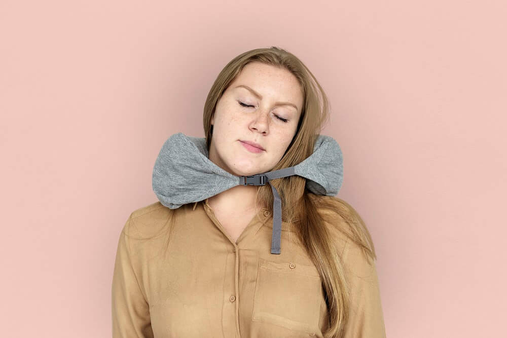 5 Ways to Use a Travel Pillow 4 travel pillow