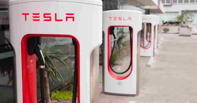 How long does a tesla battery last in 2023 2 tesla battery last